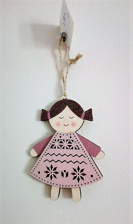 Vianočná dekorácia dievčatko drevené závesné 10cm
